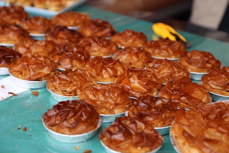 Image of apple tarts at the Montmartre Harvest Festival in Paris