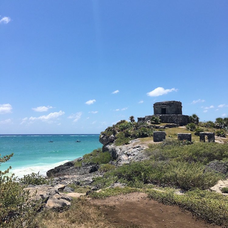 Image of the castle at the Tulum Ruins