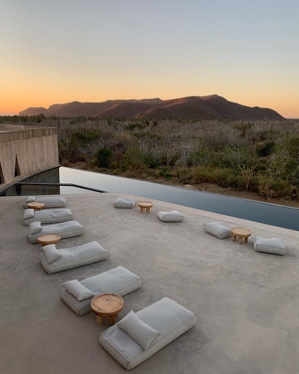 The best hotels are in sync with their surroundings and the Baja California Sur stays I featured in my latest for @marinlivingmag, from a cultural retreat with low environmental impact architecture to a treehouse style stay with programs to help abandoned animals, exemplify this. Tourism can be kind to people, animals and the planet. More at the link in my profile. 📷 courtesy @paraderohotels. #earthday2022 #travelbetter